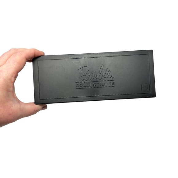 2000 Ferrari Barbie 28534 Collector Edition NRFB Red Leather Outfit - Picture 3 of 6